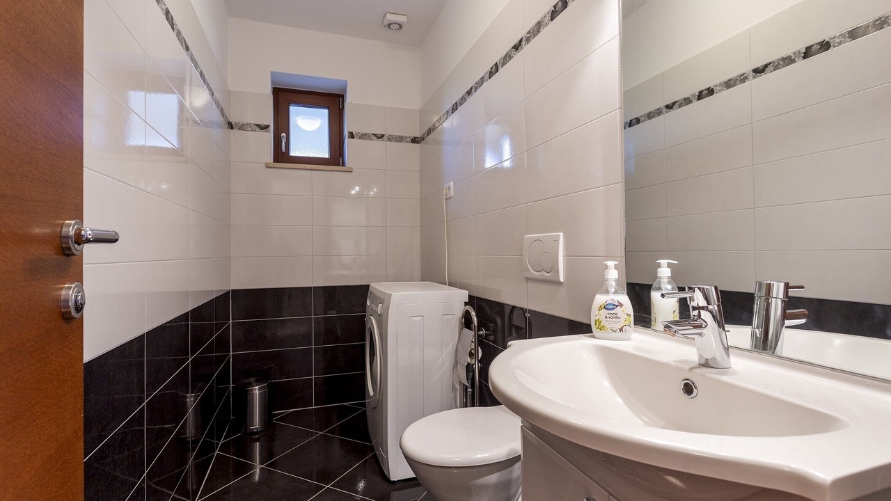 Photo of Bathroom in Zabrezani