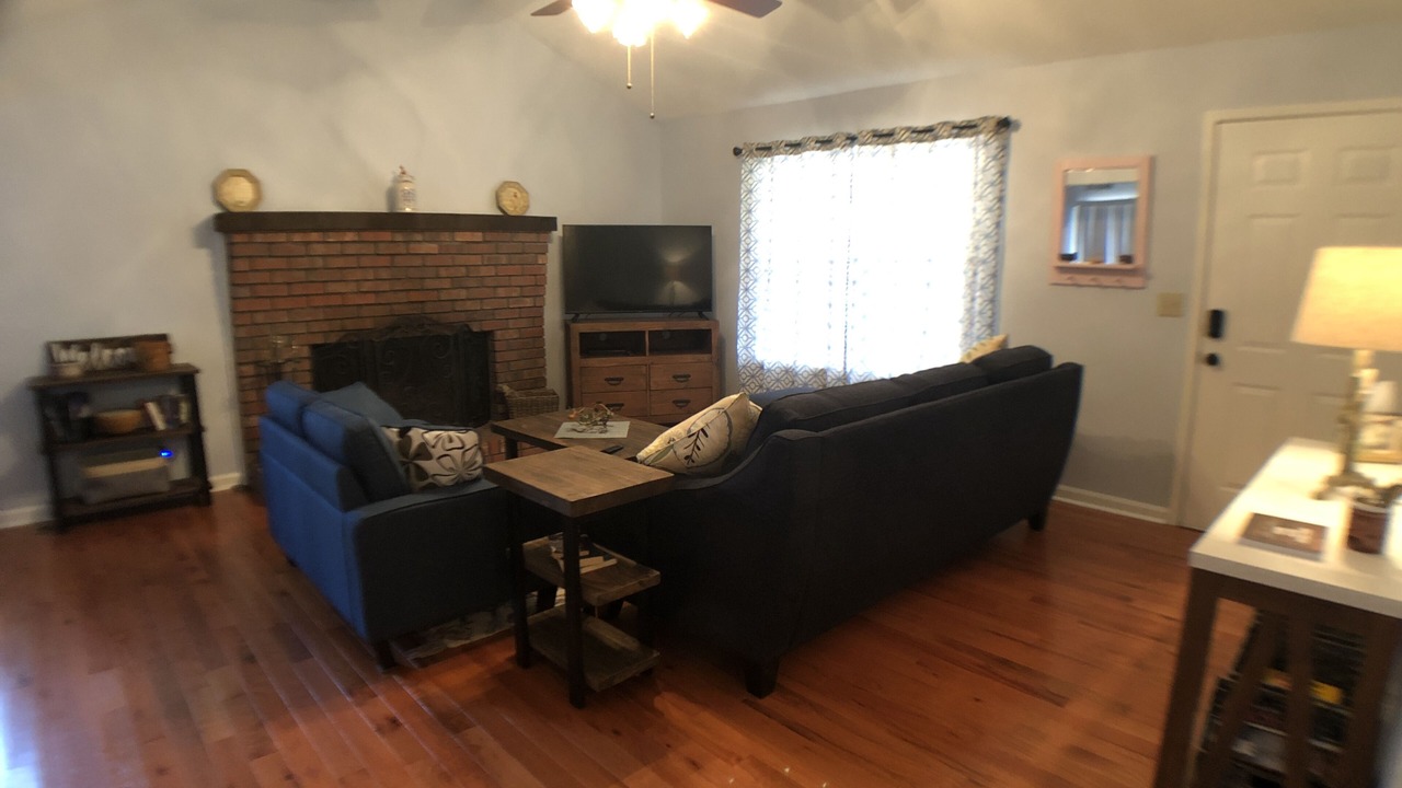 Photo of Livingroom in Gumlog