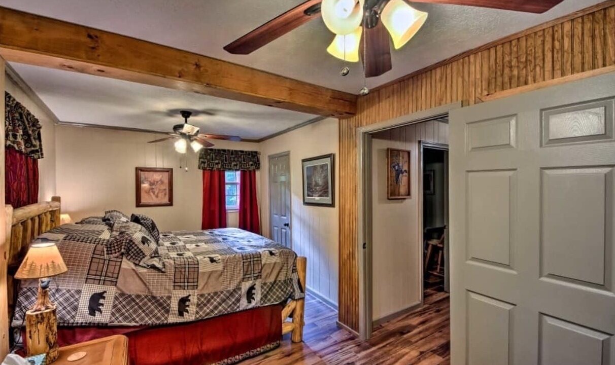 Photo of Bedroom in Hiawassee