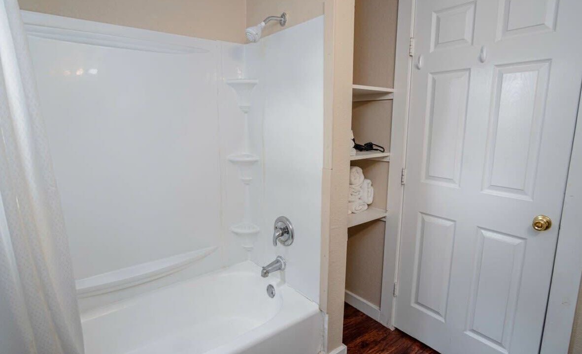 Photo of Bathroom in Nevada Street