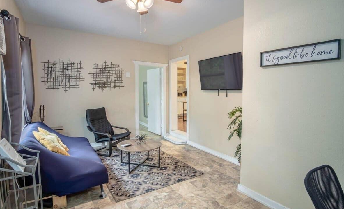 Photo of Livingroom in Nevada Street