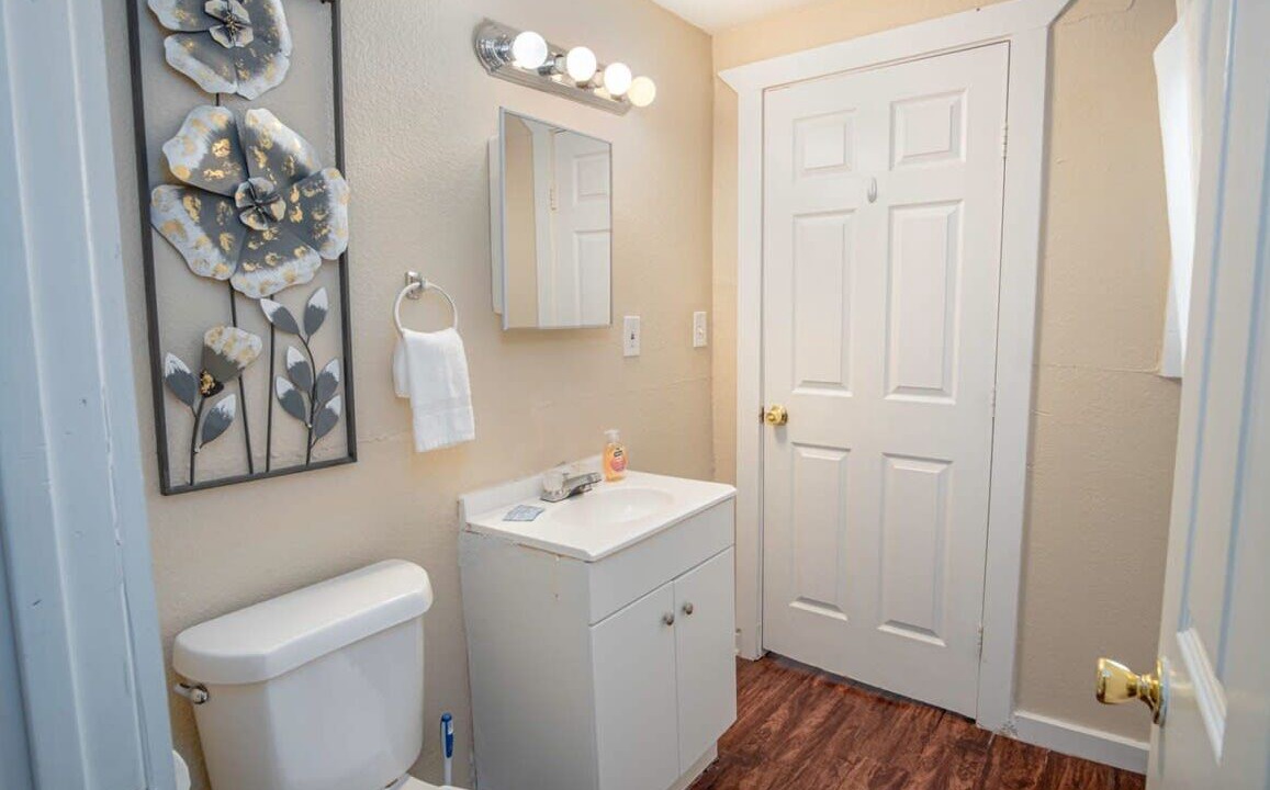 Photo of Bathroom in Nevada Street