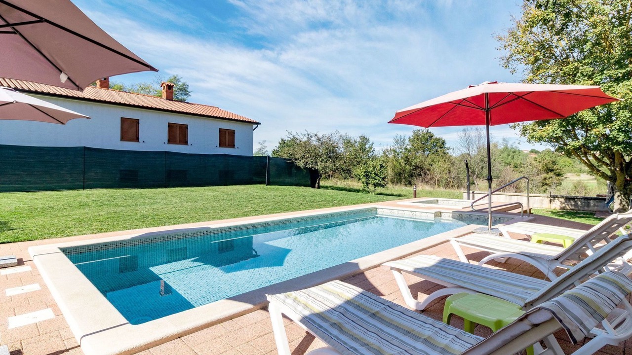 Photo of Outdoor in Skropeti