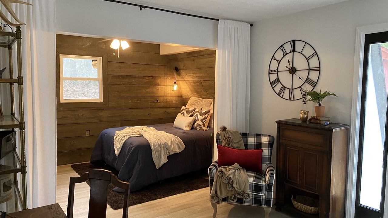 Photo of Bedroom in Waverly Hall