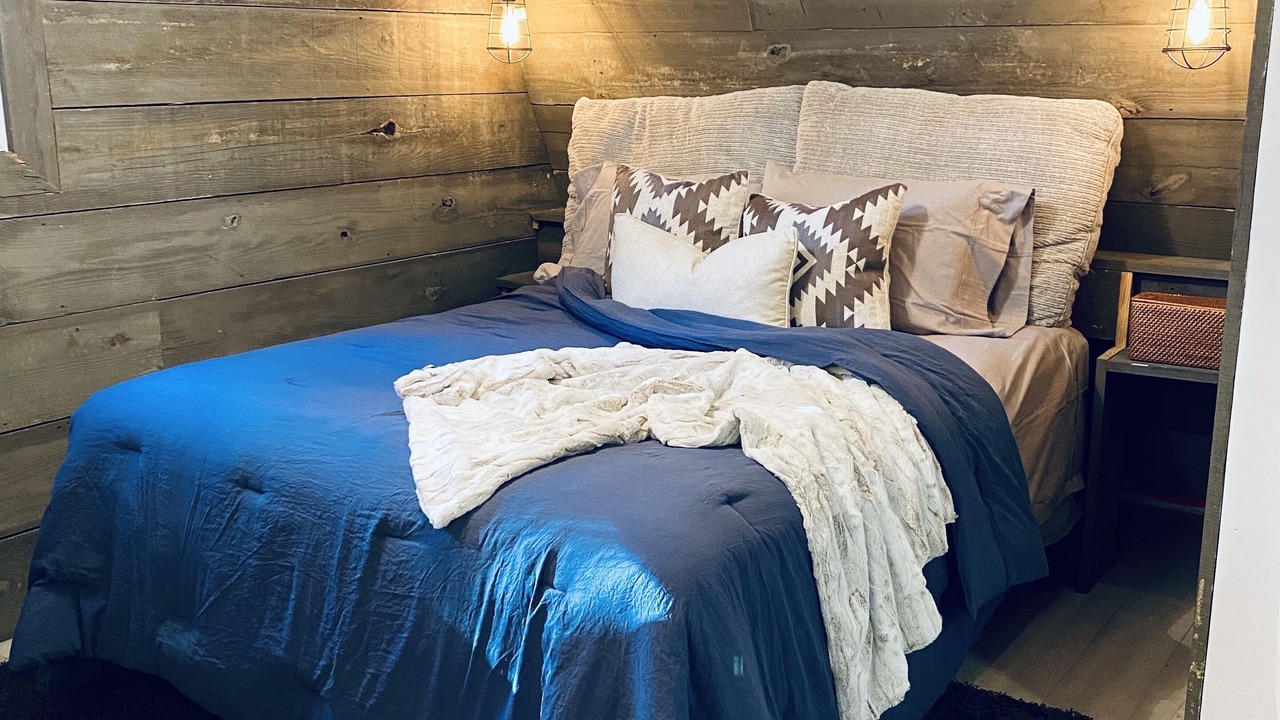 Photo of Bedroom in Waverly Hall