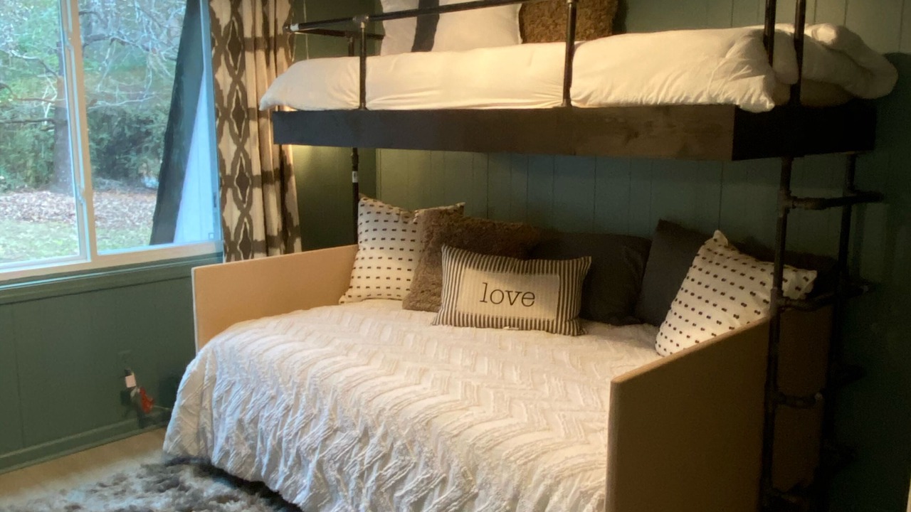 Photo of Bedroom in Waverly Hall