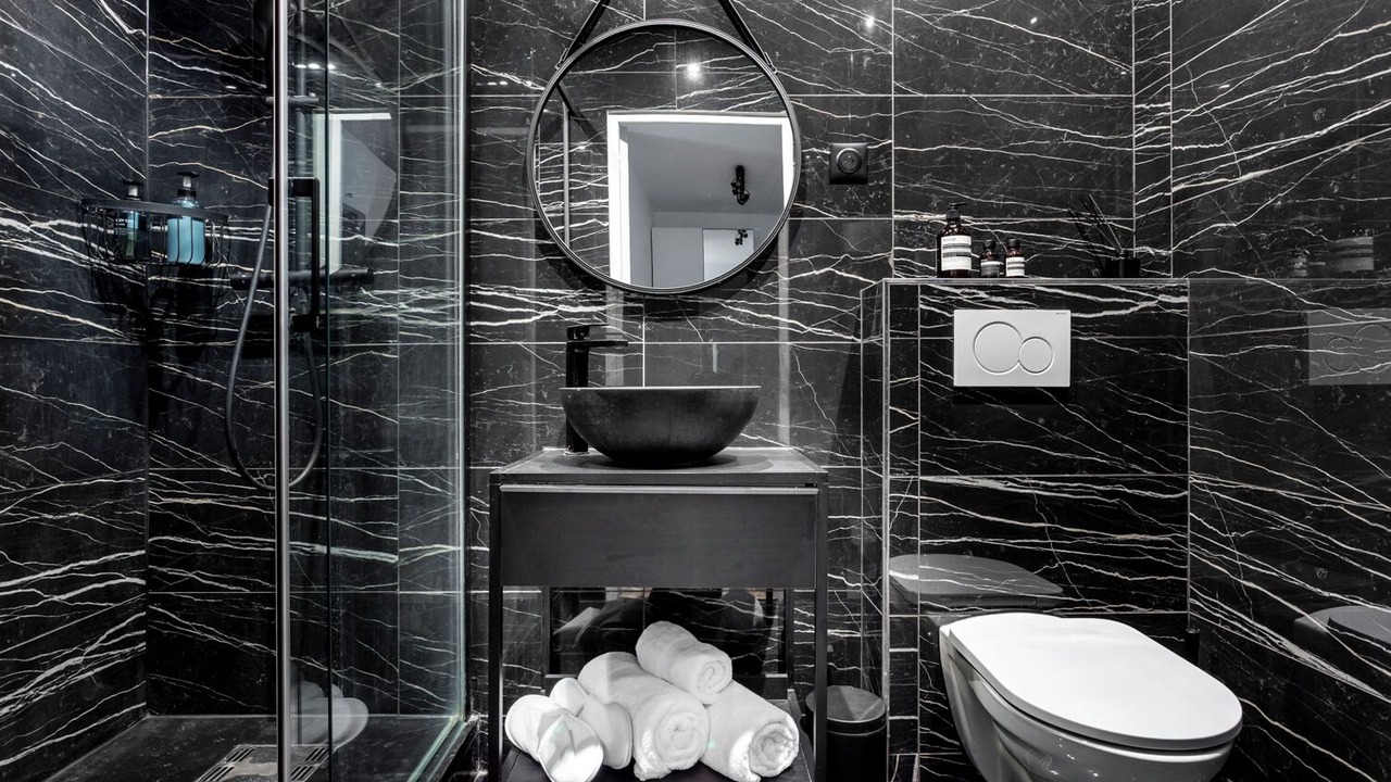 Photo of Bathroom in Quartier du Mail