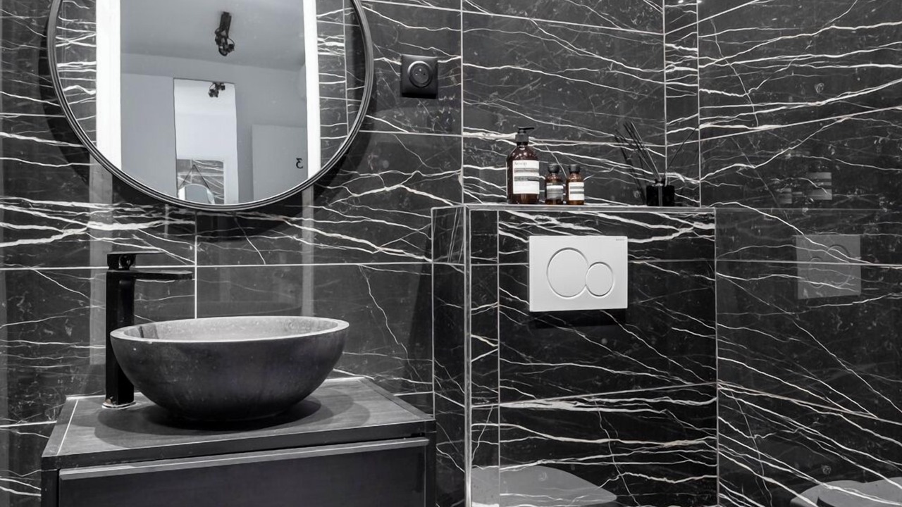 Photo of Bathroom in Quartier du Mail