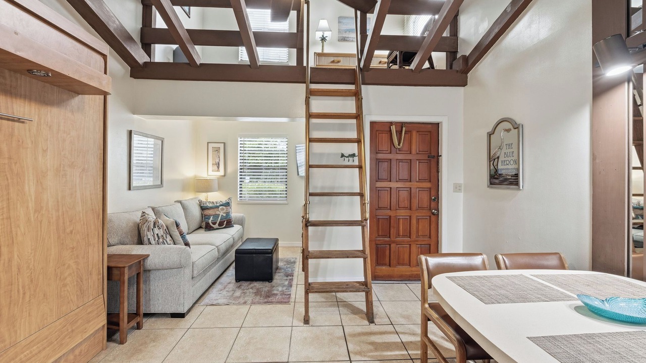 Photo of Livingroom in Palm Beach Shores