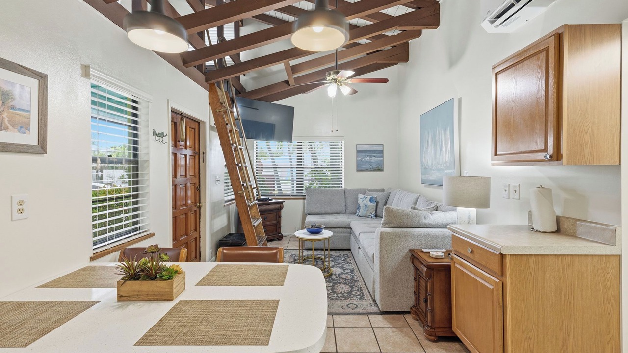 Photo of Livingroom in Palm Beach Shores