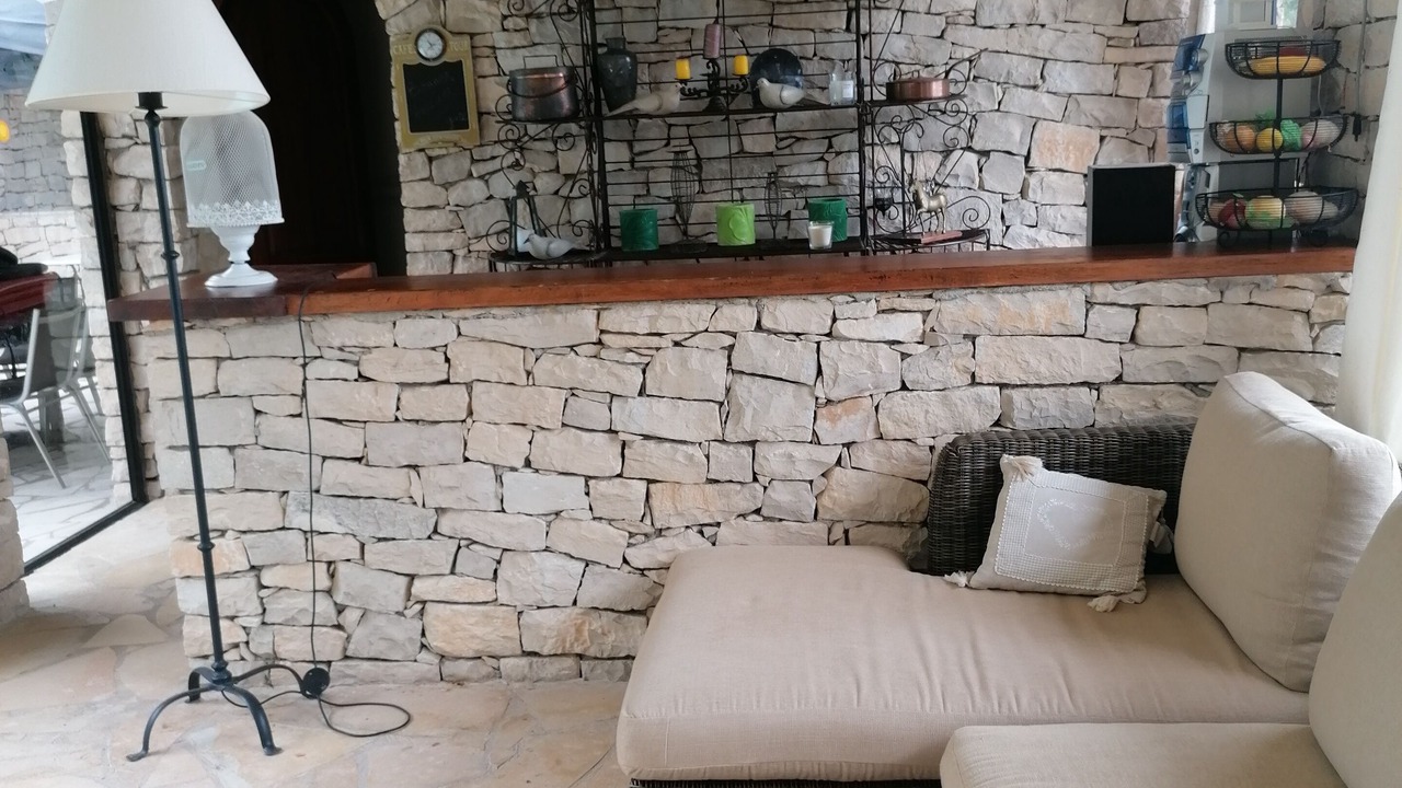 Photo of Livingroom in Saint-Michel-l'Observatoire