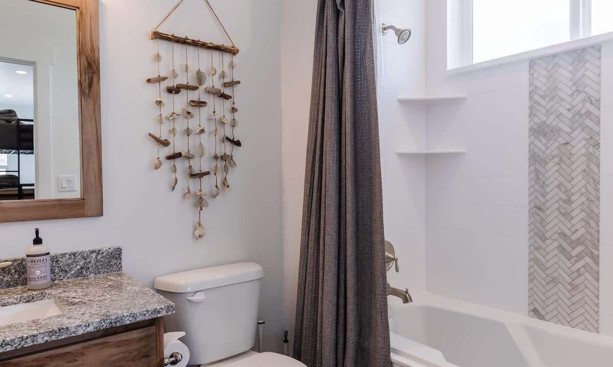 Photo of Bathroom in Garden City