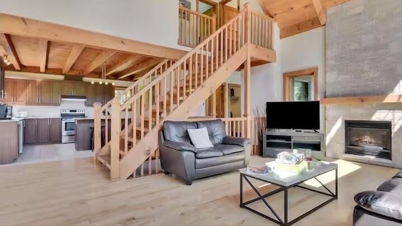 Photo of Livingroom in Petite-Riviere-Saint-Francois