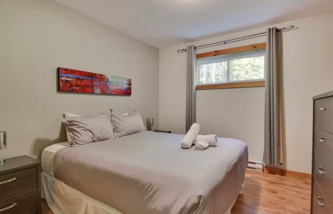 Photo of Bedroom in Petite-Riviere-Saint-Francois