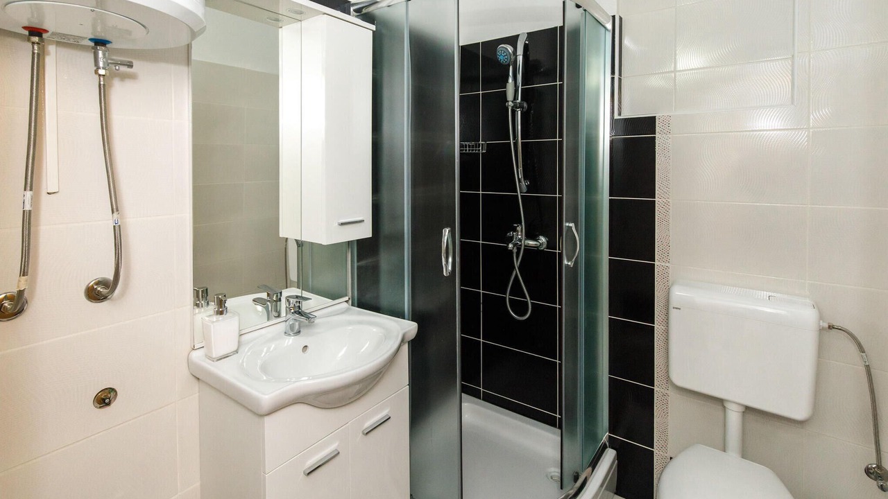 Photo of Bathroom in Cove Parja