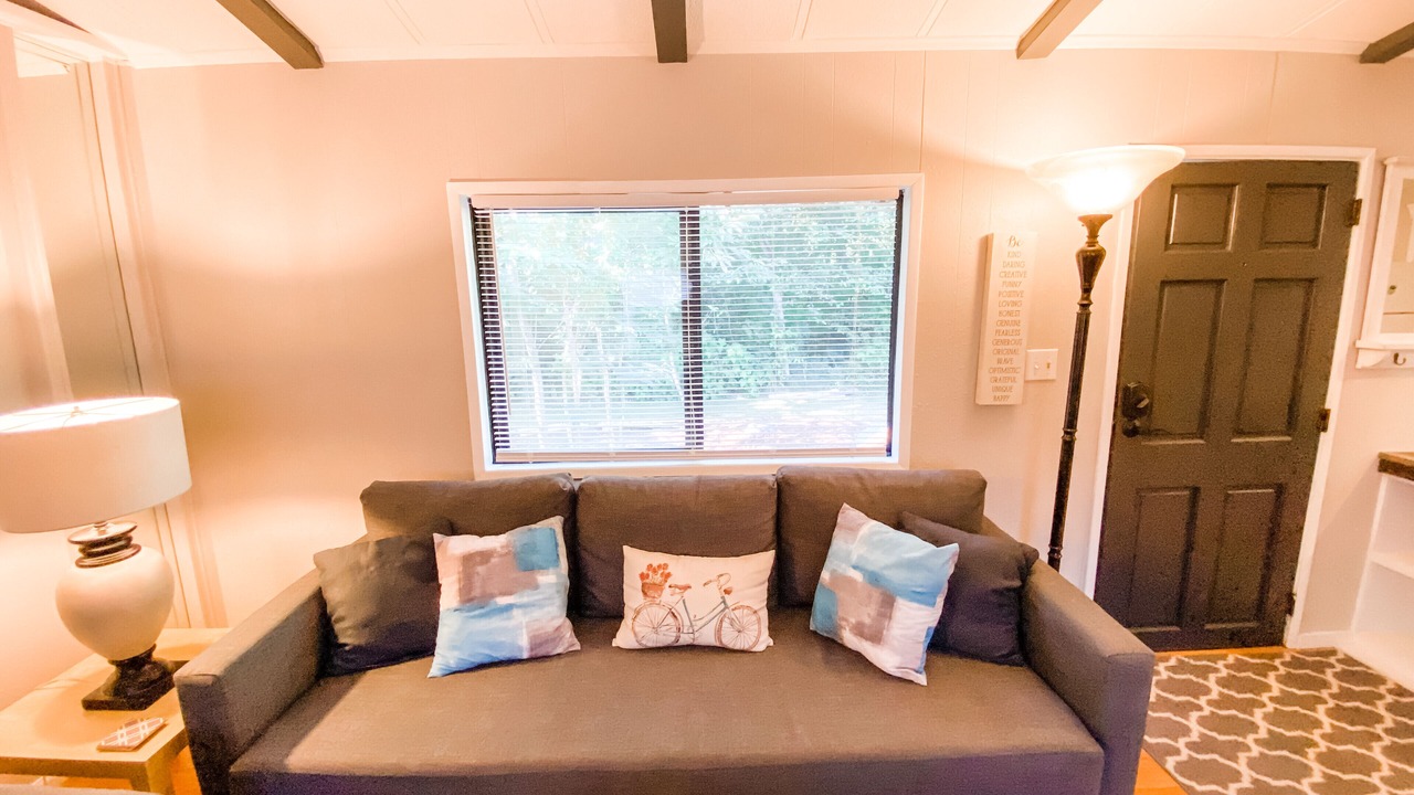 Photo of Livingroom in Midland