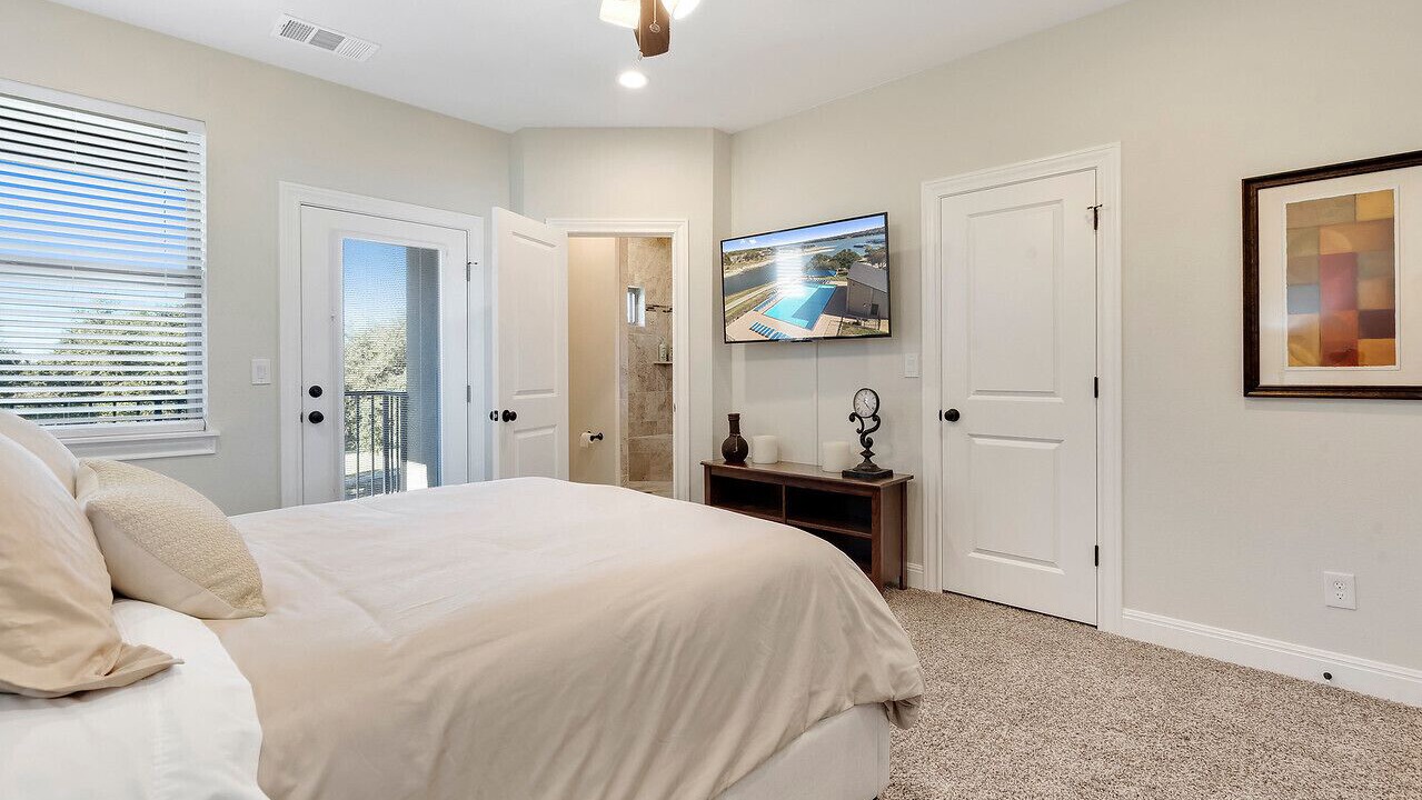 Photo of Bedroom in Point Venture
