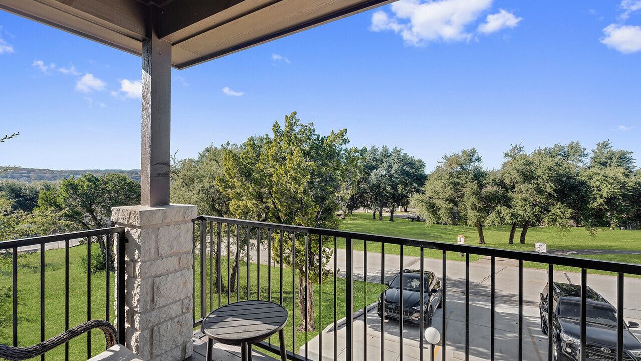 Photo of Patio Balcony in Point Venture