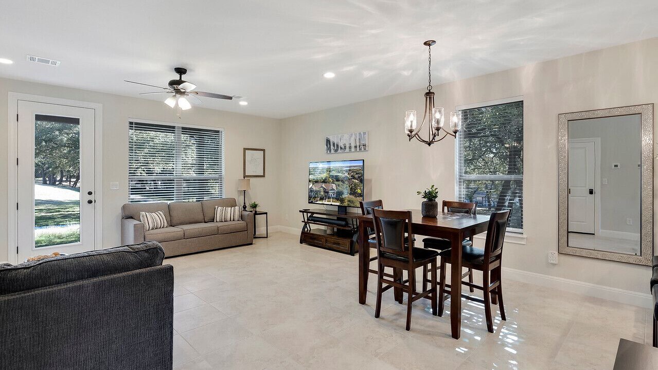 Photo of Livingroom in Point Venture