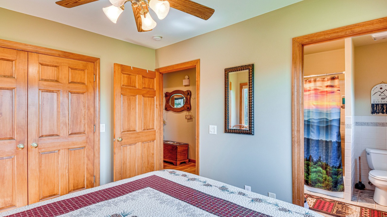 Photo of Bedroom in Dahlonega
