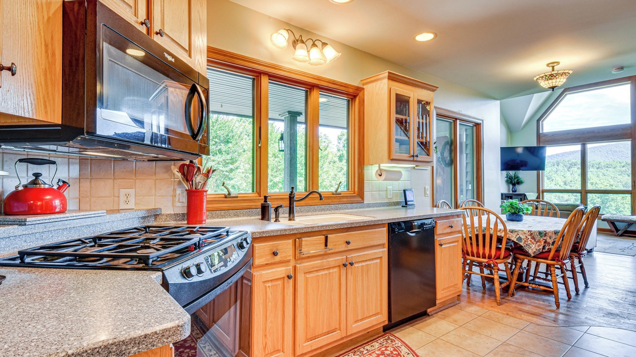 Photo of Kitchen in Dahlonega