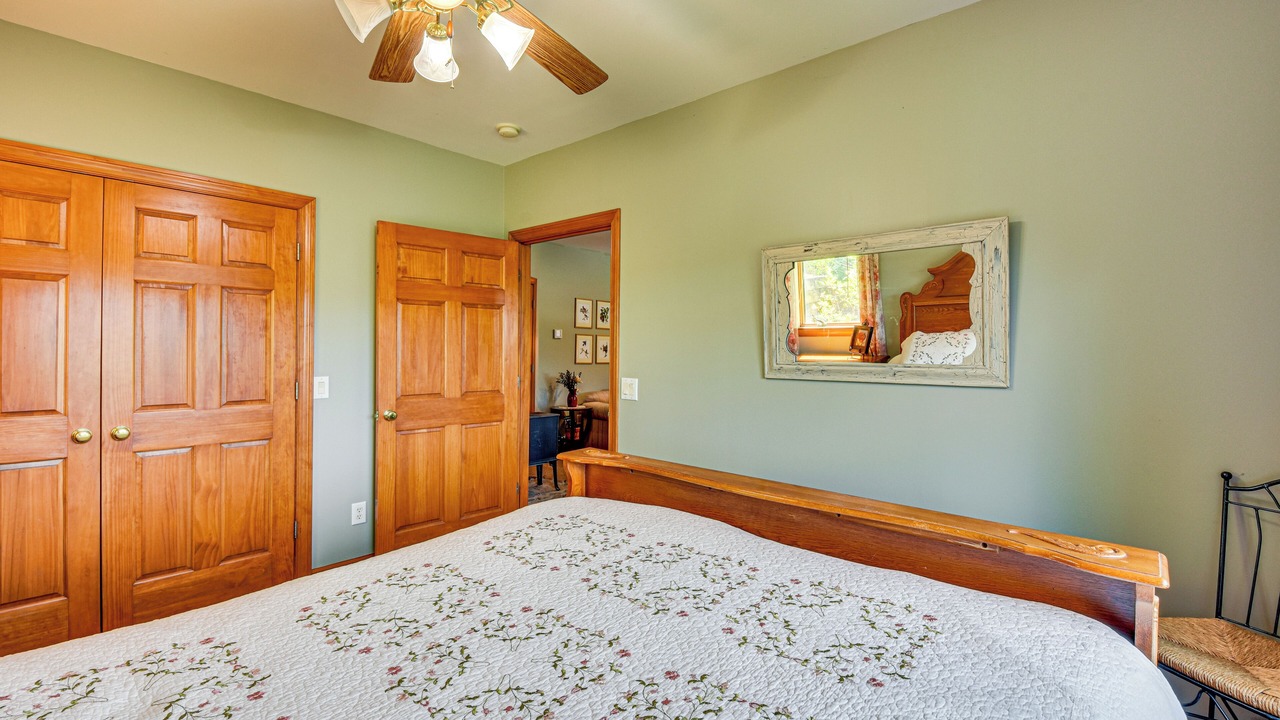 Photo of Bedroom in Dahlonega