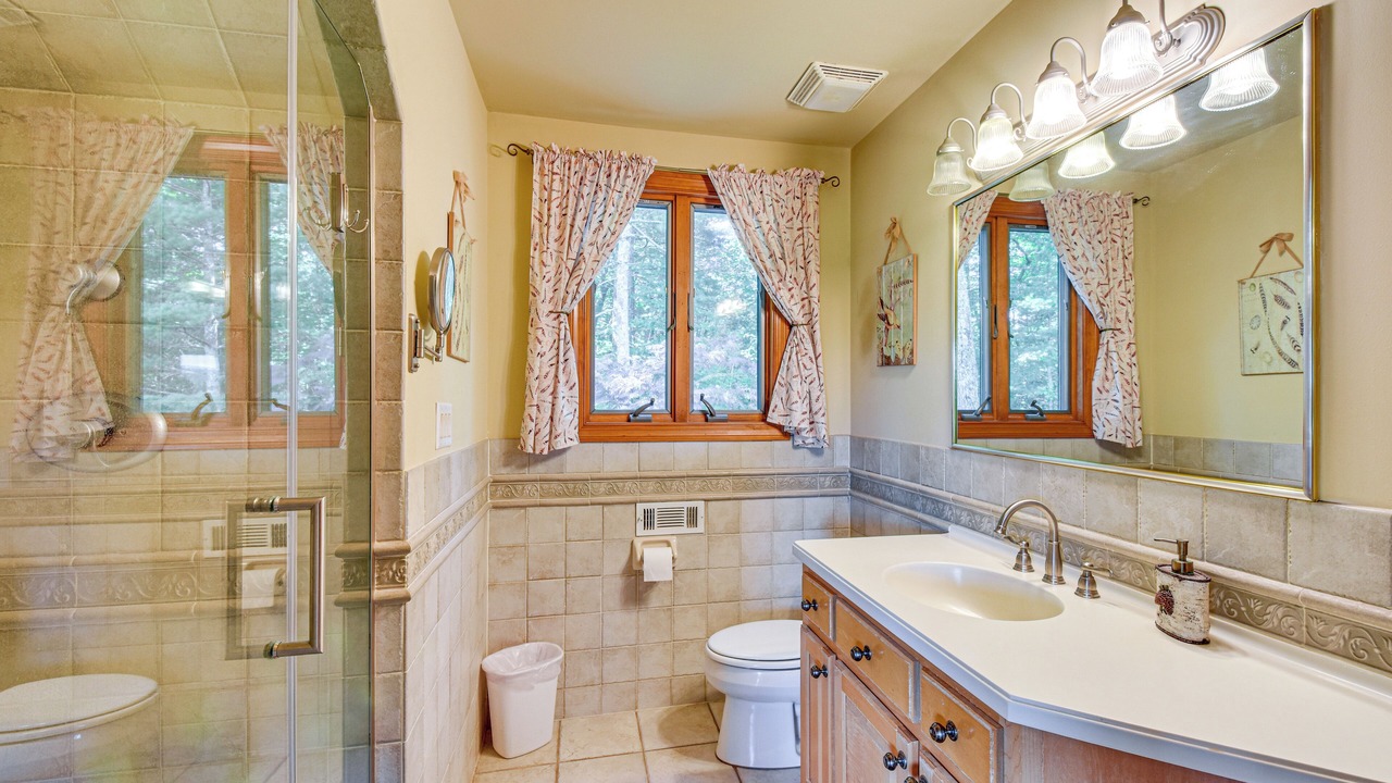Photo of Bathroom in Dahlonega