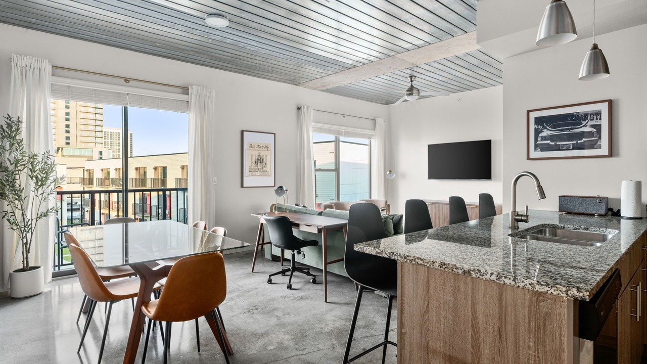 Photo of Livingroom in Midtown