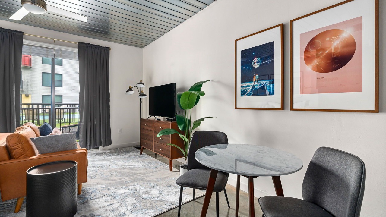 Photo of Livingroom in Midtown