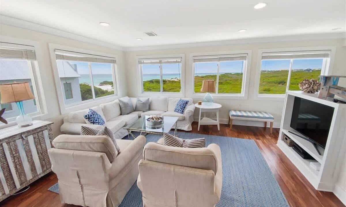 Photo of Livingroom in Gulf Trace