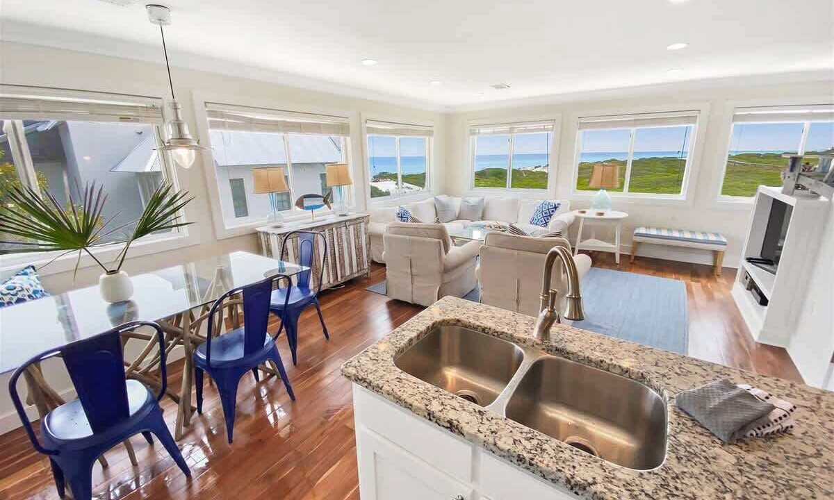 Photo of Livingroom in Gulf Trace