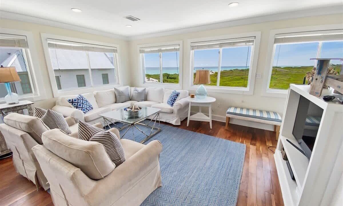 Photo of Livingroom in Gulf Trace