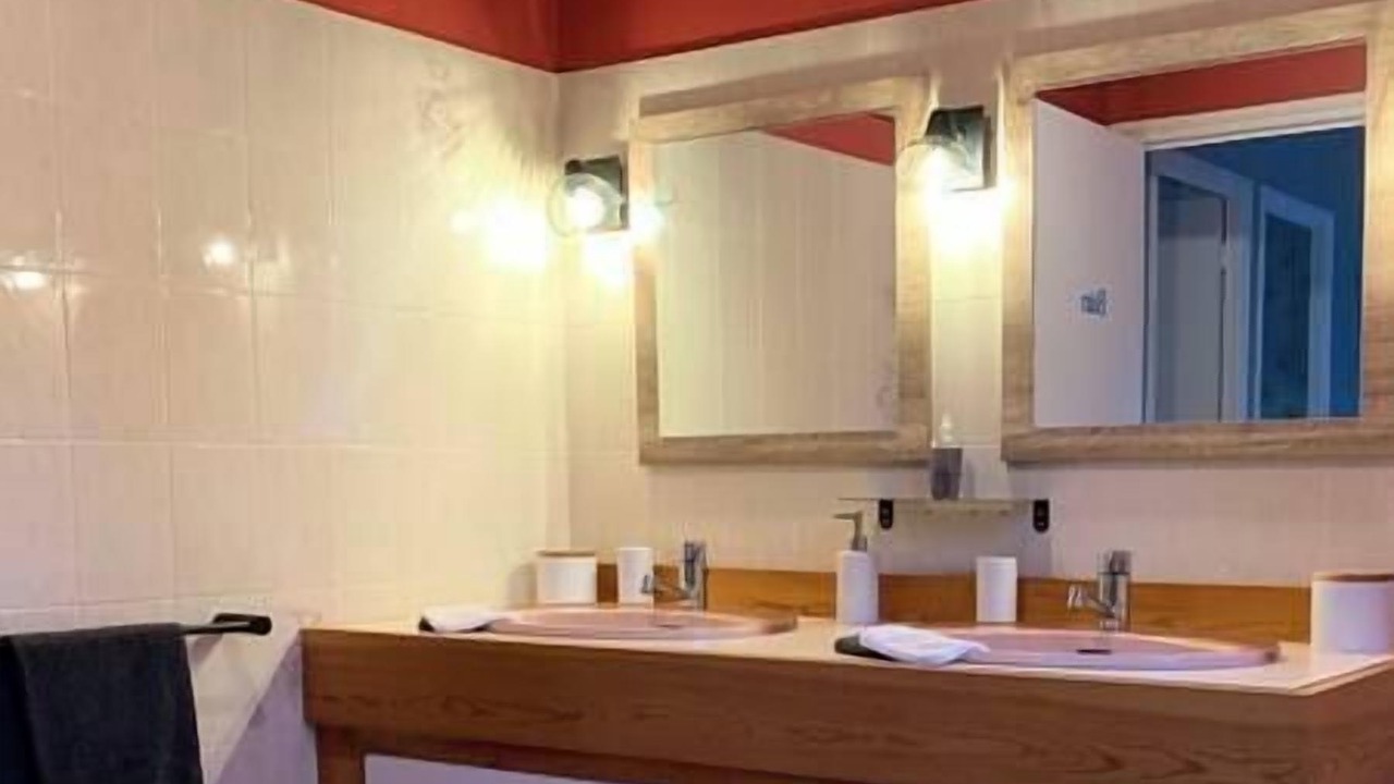 Photo of Bathroom in Landudec