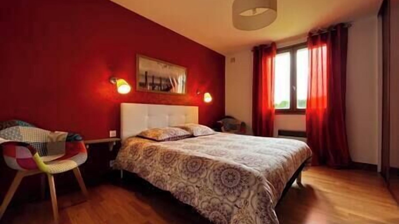 Photo of Bedroom in Landudec