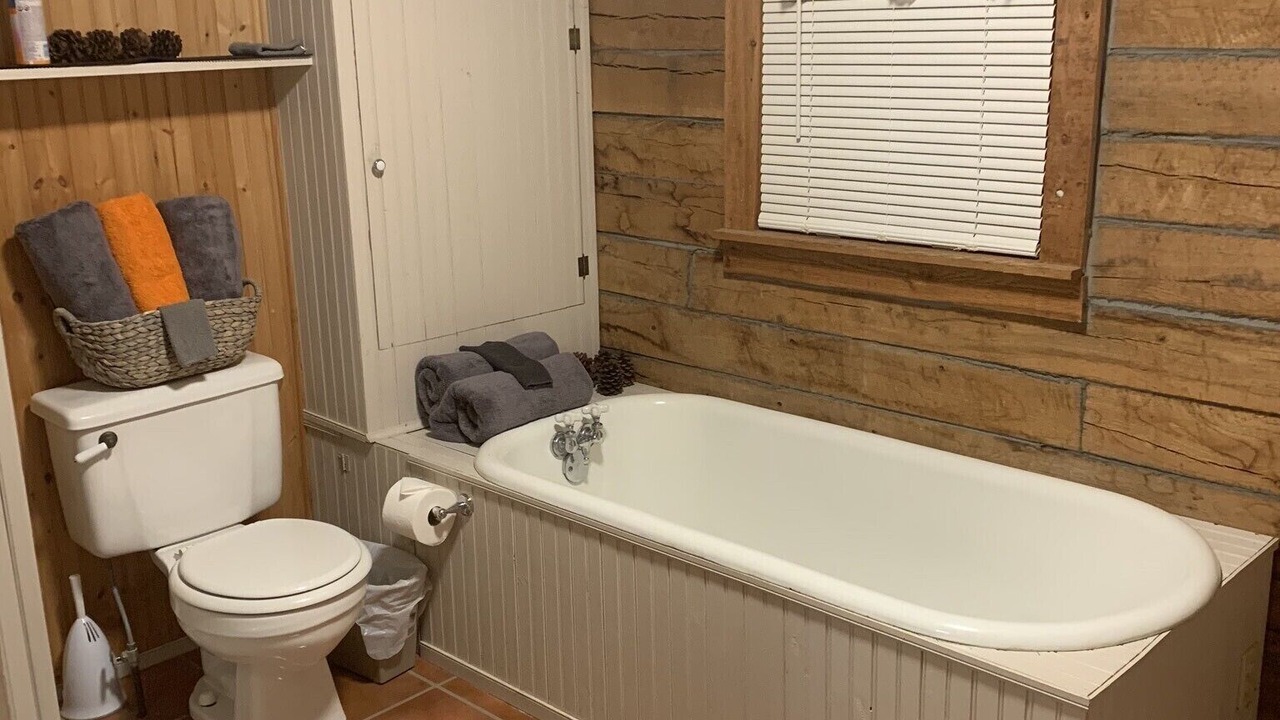 Photo of Bathroom in High Hill