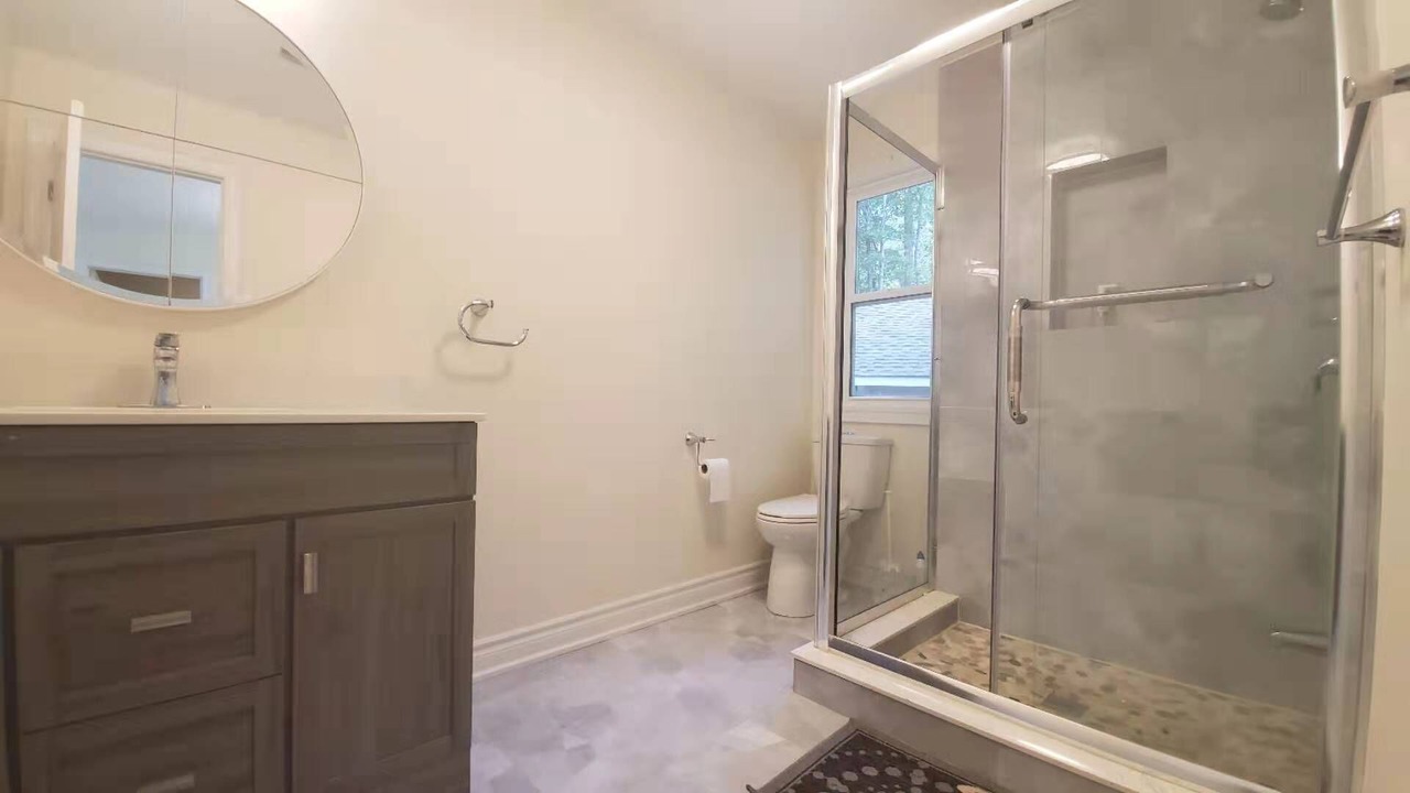 Photo of Bathroom in Broadbent