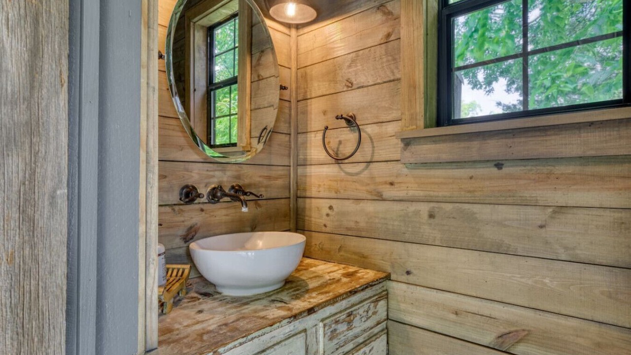 Photo of Bathroom in Round Top