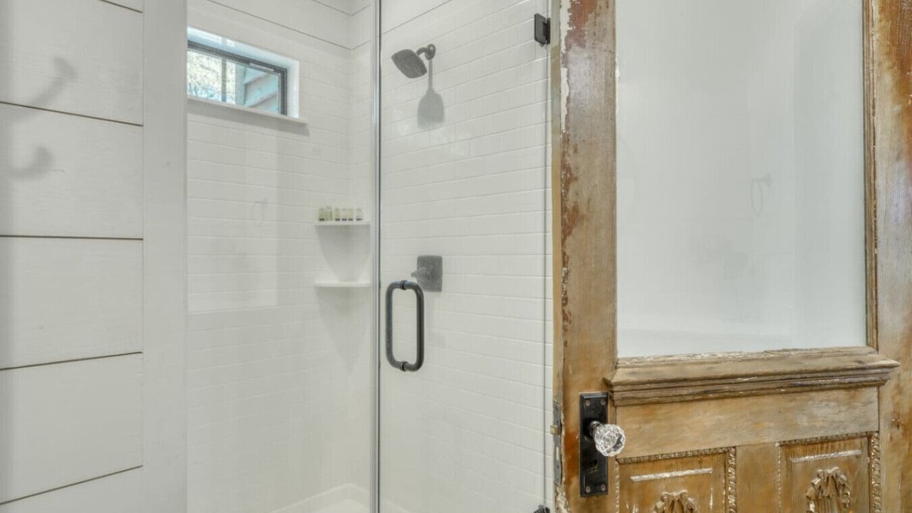 Photo of Bathroom in Round Top