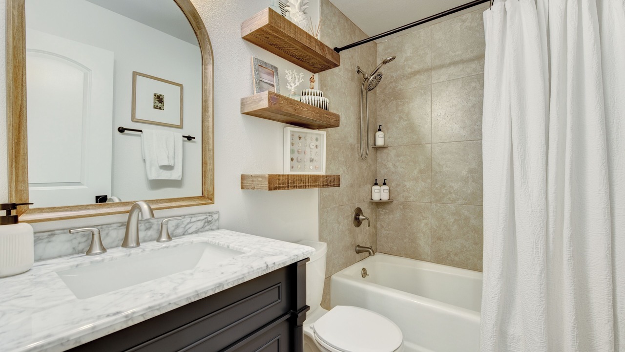 Photo of Bathroom in Kahuku