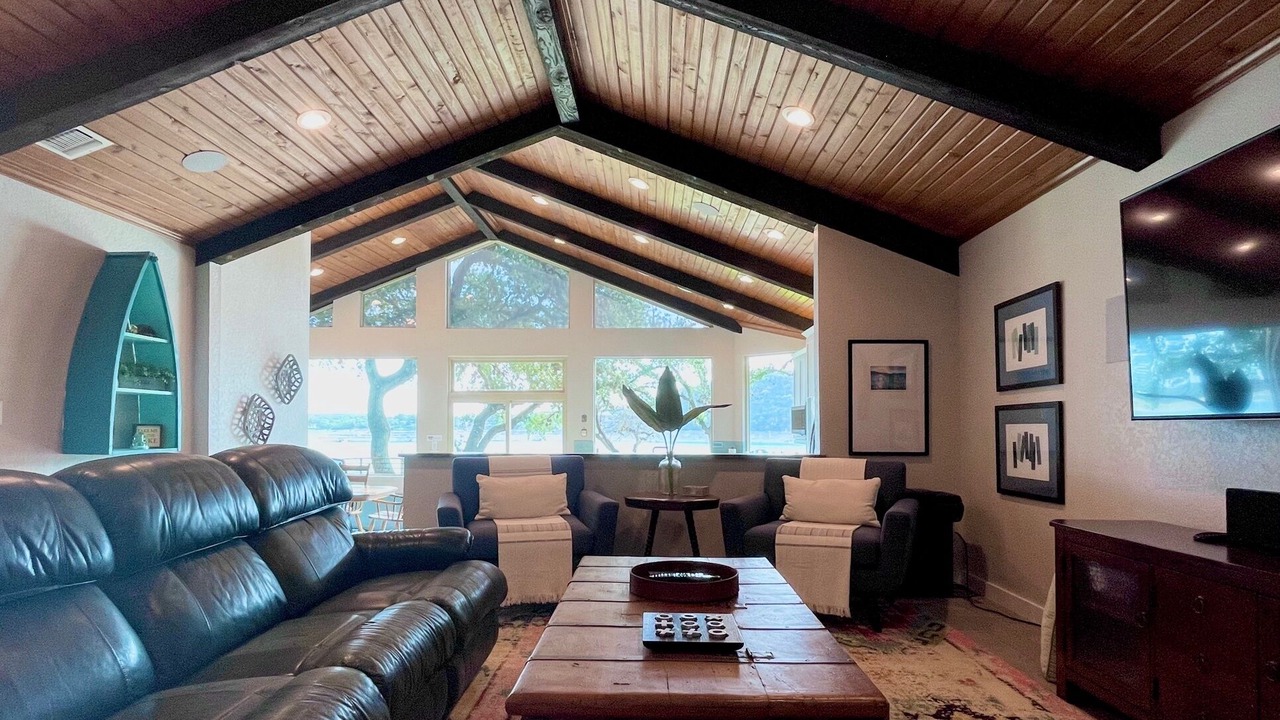 Photo of Bedroom in Lakehills