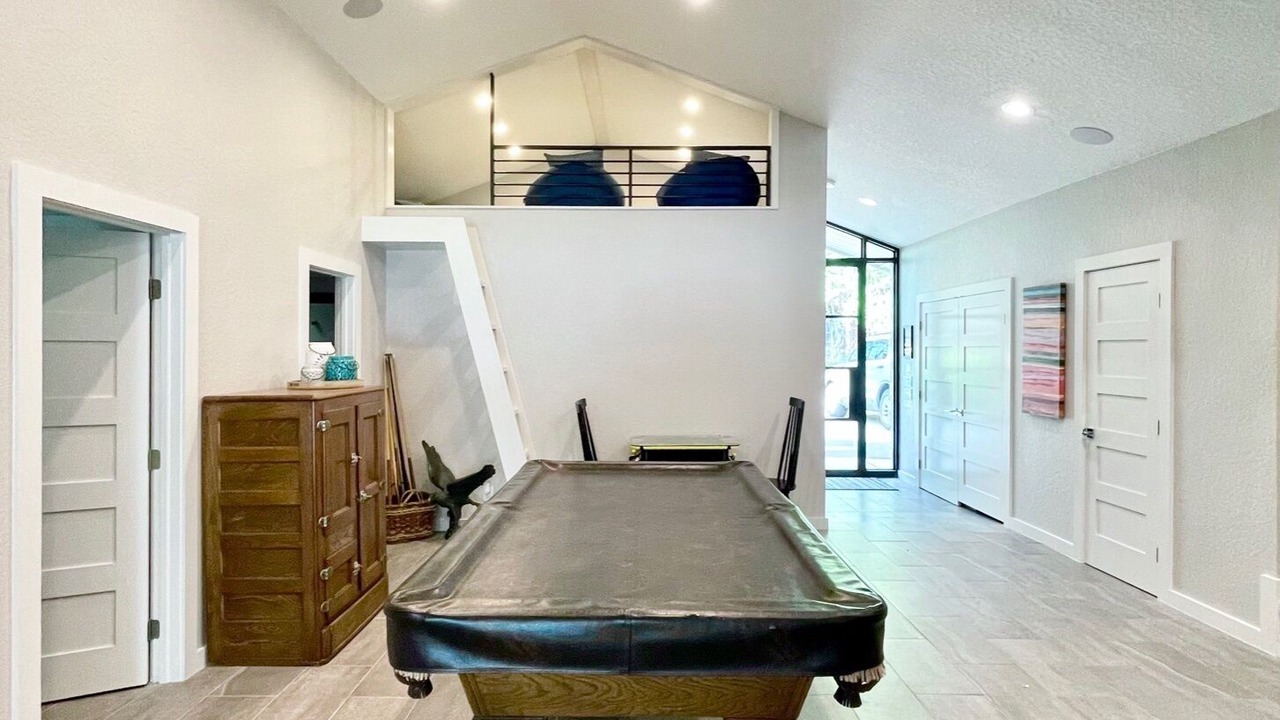 Photo of Bedroom in Lakehills