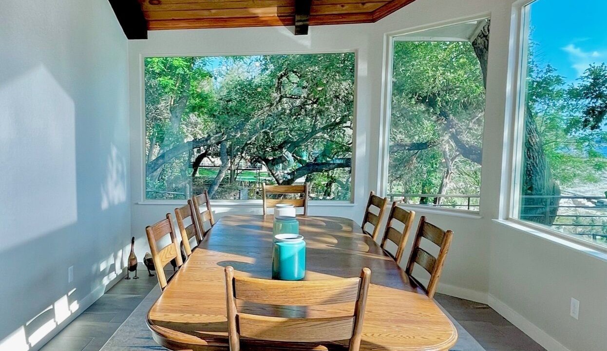 Photo of Livingroom in Lakehills