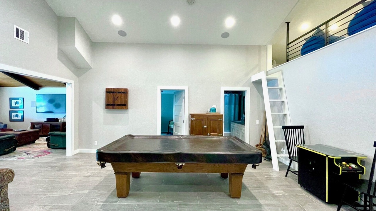 Photo of Bedroom in Lakehills