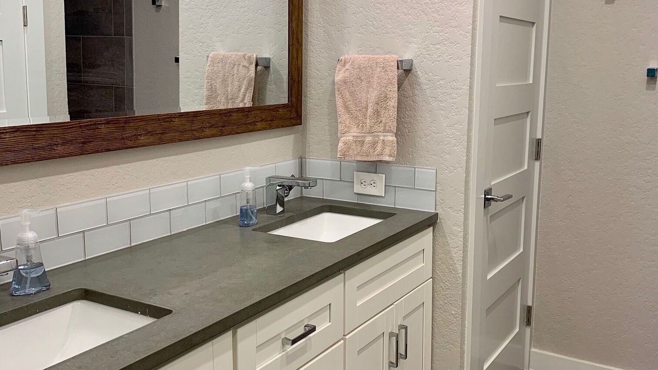 Photo of Bathroom in Lakehills