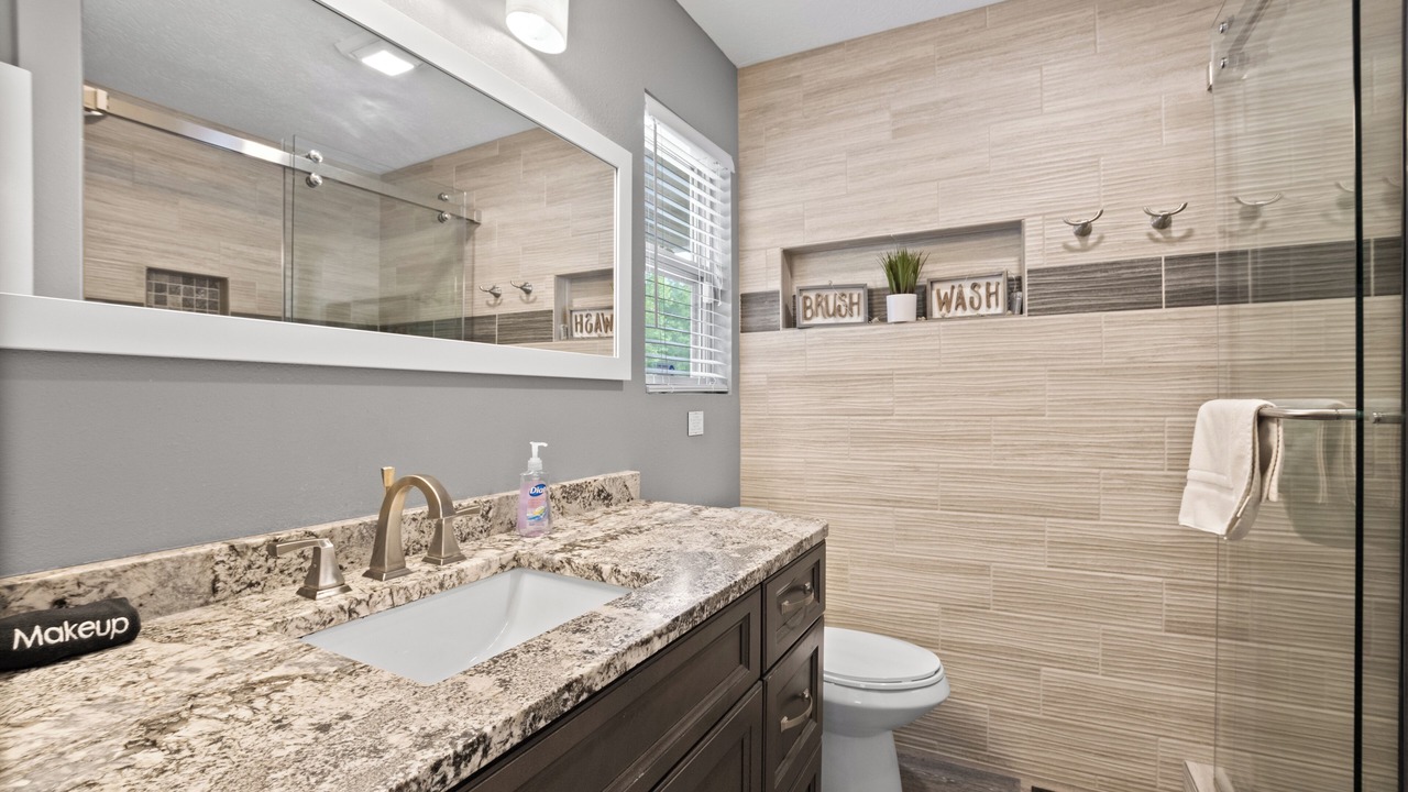 Photo of Bathroom in Lakeside Estates