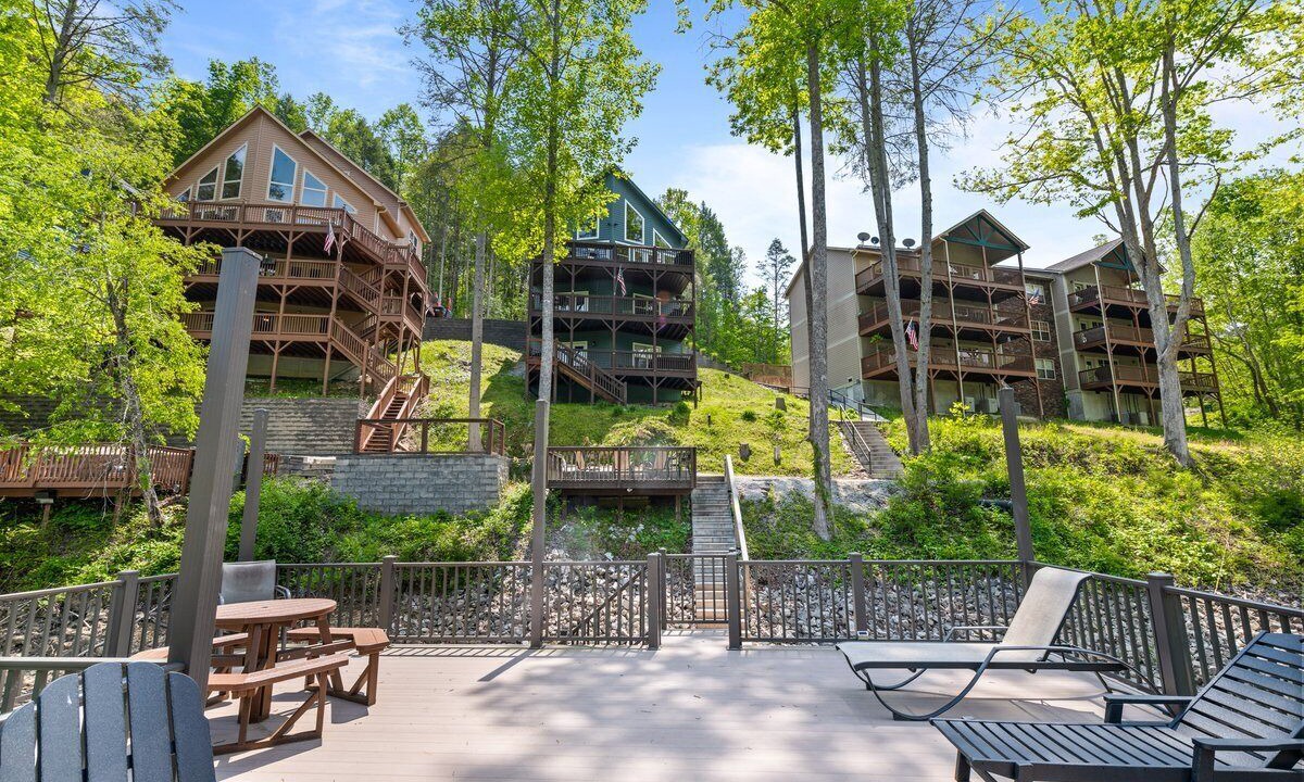 Photo of Outdoor in Lakeside Estates