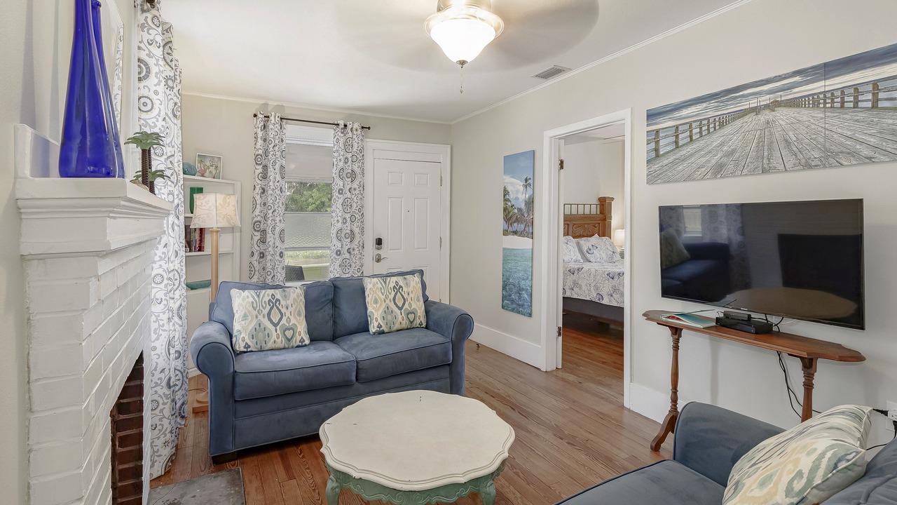 Photo of Livingroom in Downtown Dunedin
