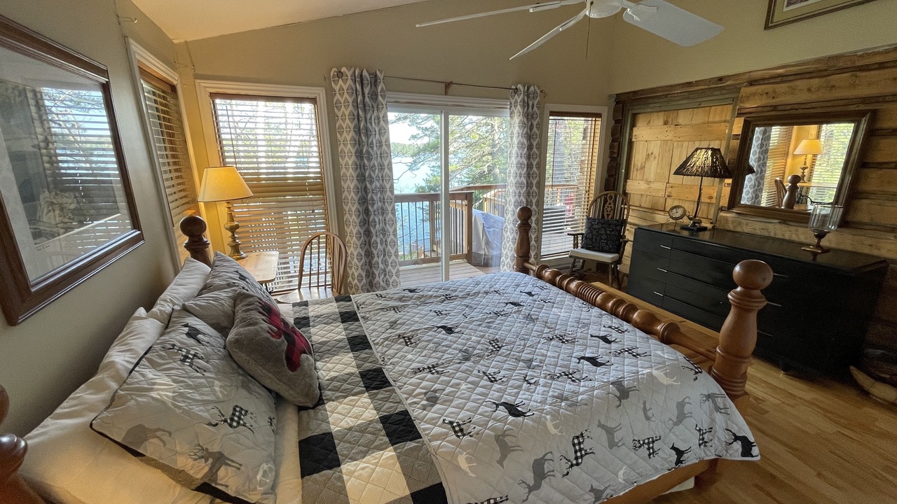 Photo of Bedroom in Algonquin Highlands