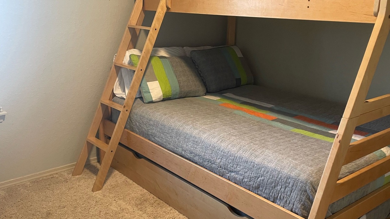 Photo of Bedroom in Sand Springs