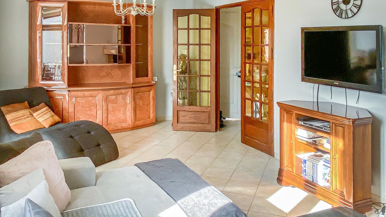 Photo of Bedroom in Orange